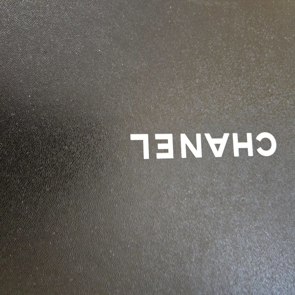 Chanel leather sneakers size 37 - Picture 7 of 8